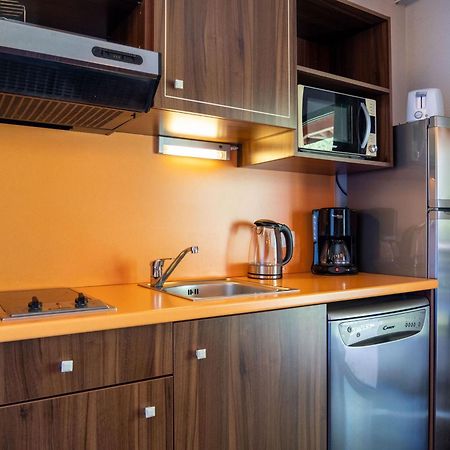 Studio 4 Personnes Avec Piscine Et Sauna - Residence Chateau Des Magnans - Jausiers - Fr-1-165B-45 Eksteriør billede