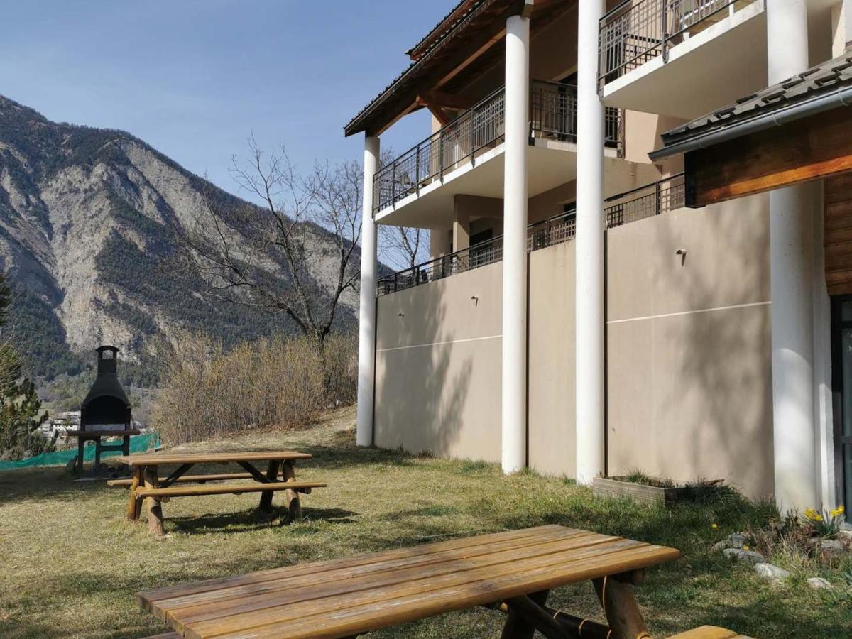 Studio 4 Personnes Avec Piscine Et Sauna - Residence Chateau Des Magnans - Jausiers - Fr-1-165B-45 Eksteriør billede
